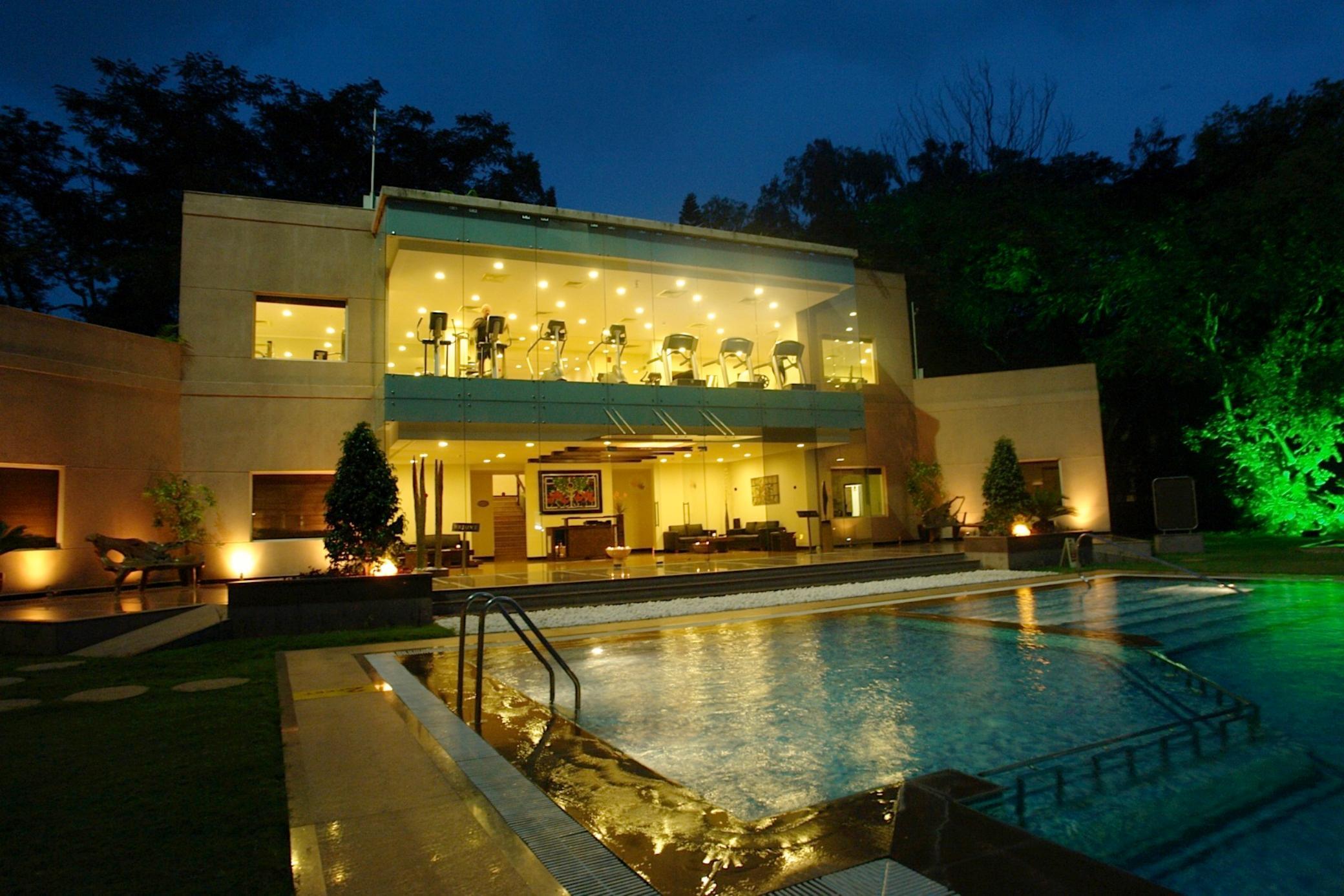 The Lalit Ashok Hotel Bangalore Bagian luar foto
